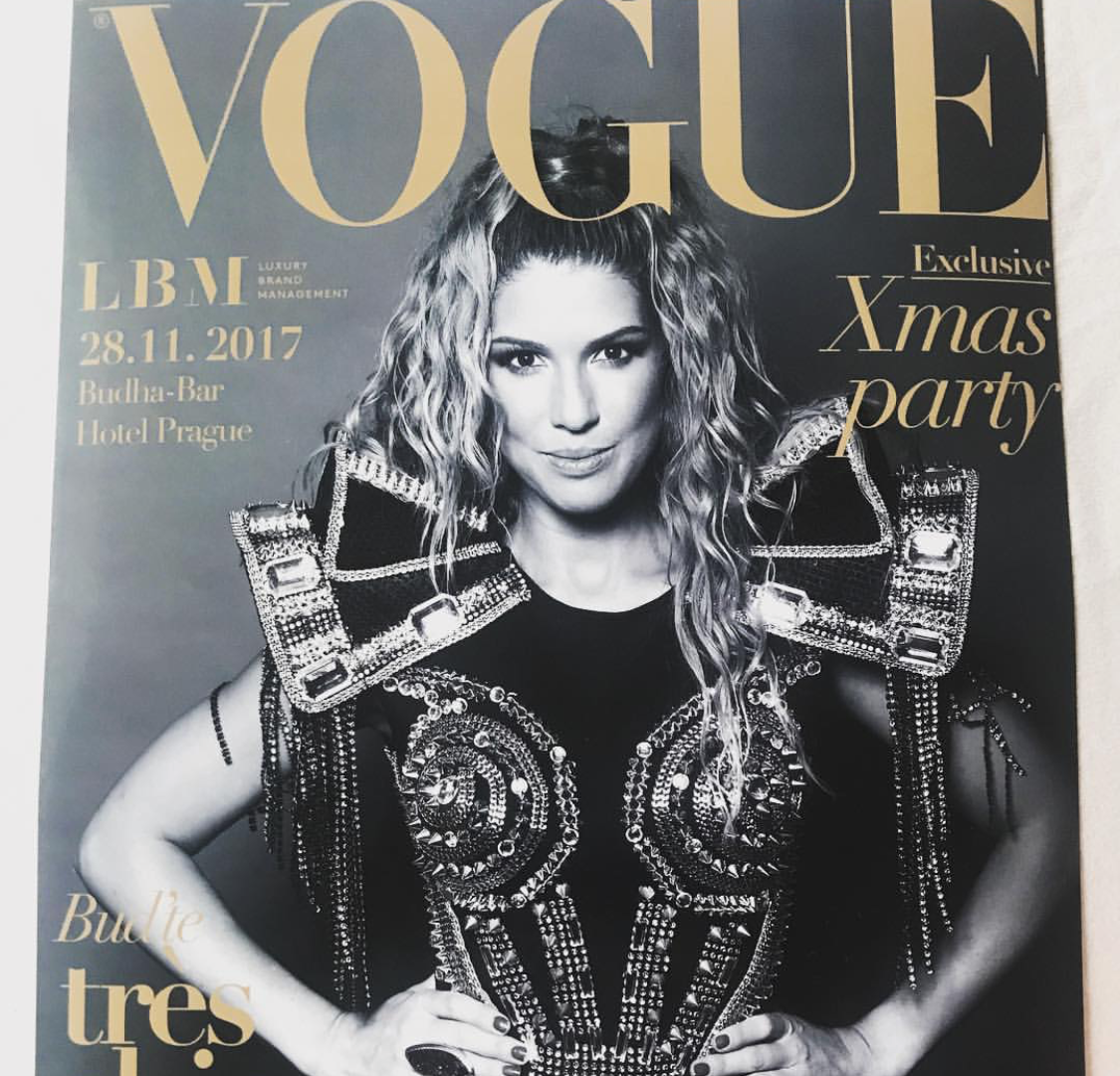 Victoria Velvet zazpívá na finále