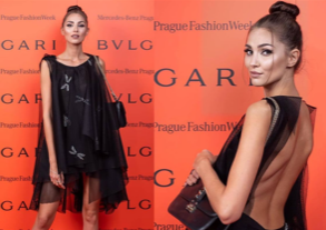 Karolína Kopíncová Merces-Benz Fashion Week na akci BVLGARI