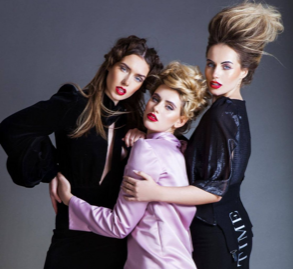 Naš dívky pro kadeřnický salón Sanett