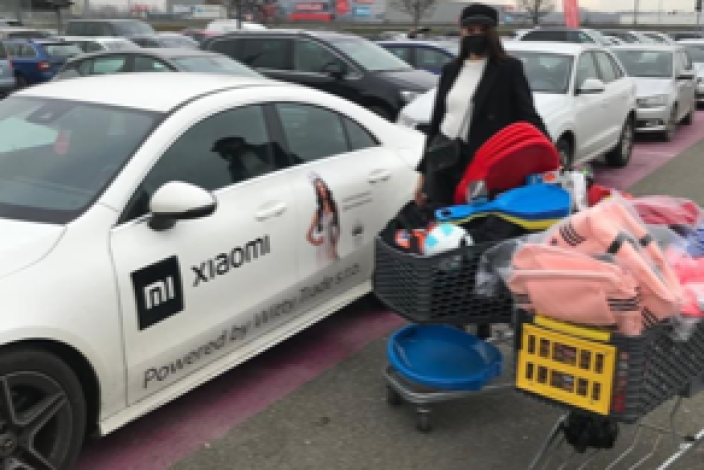 Karolína kopíncová věnovala za 50 000 Kč dárky do DD