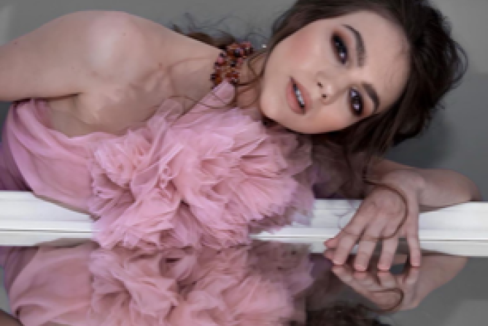 Veronika Šmídová nafotila šperkařskou kampaň pro Bela Šperky