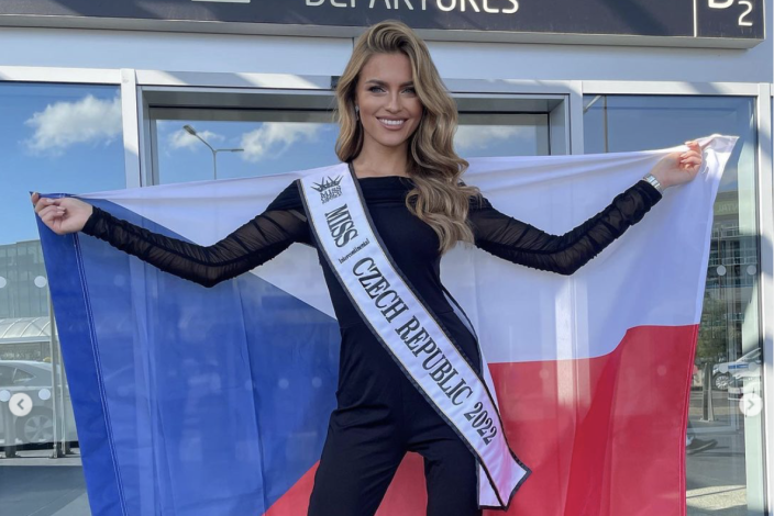 Karolína odletěla na světovou soutěž Miss Intercontinental 2022