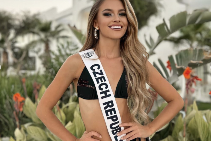 Karolína Syroťuk na světové soutěži Miss Intercontinental 2022