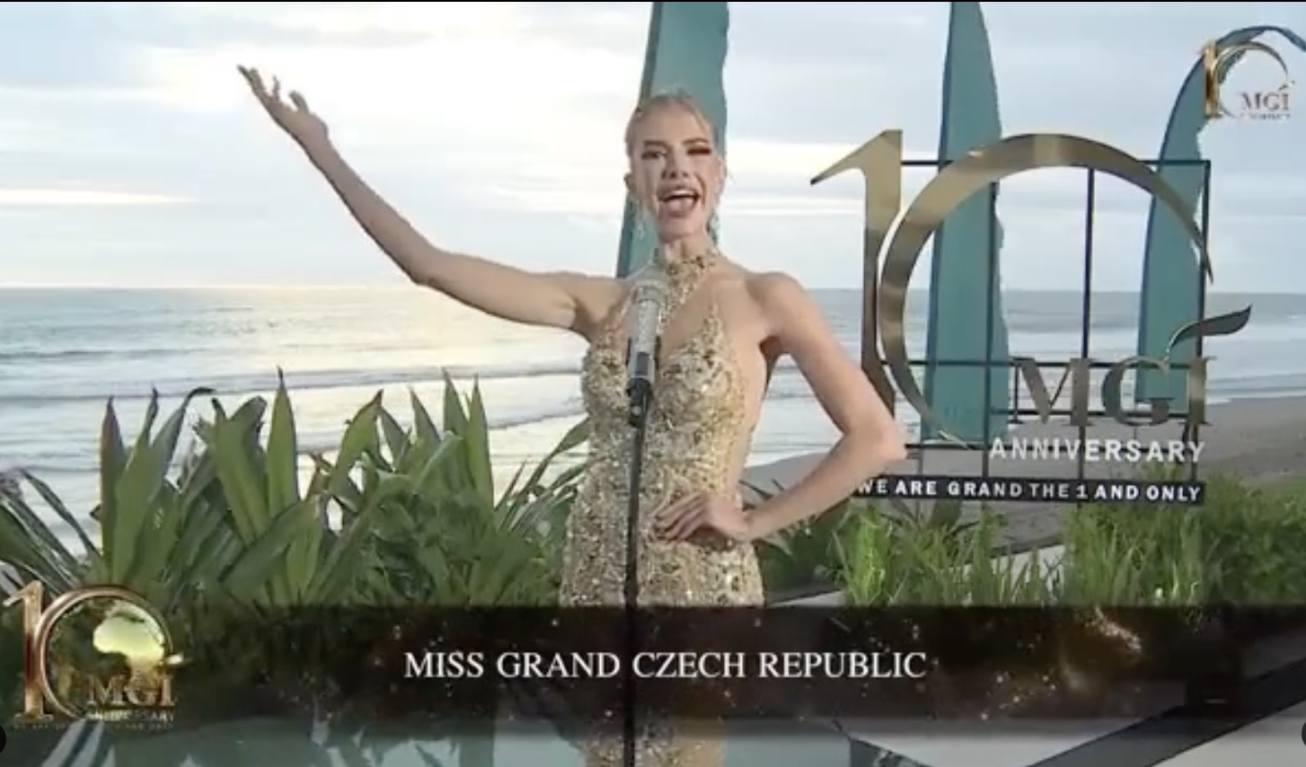Miss Grand CZ 2022 Mariana Bečková v šatech Garlate design