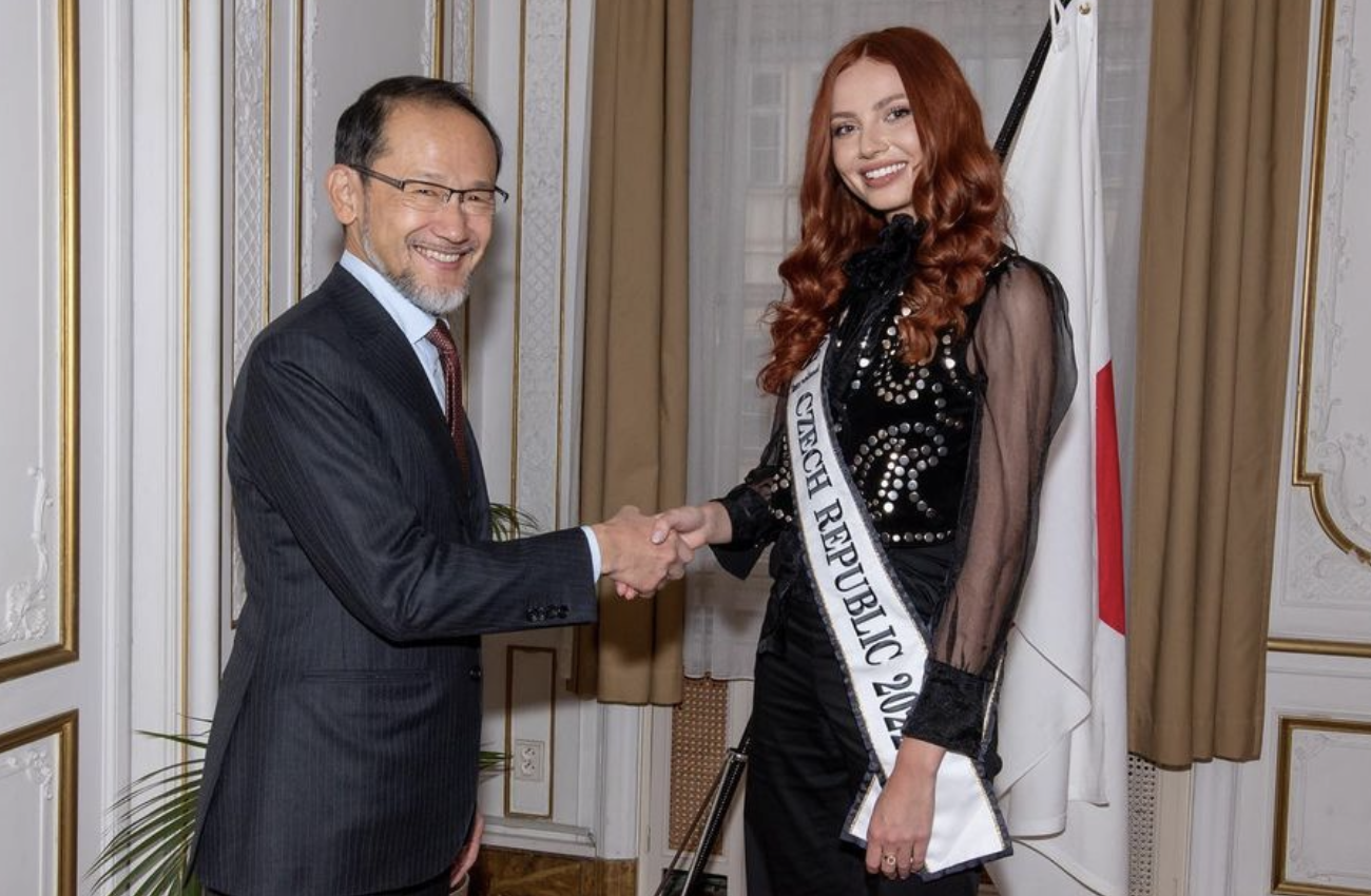 Adéla Maděryčová navštívila Japonskou ambasádu v Praze