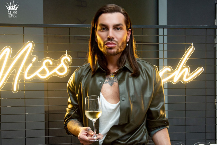 Připíjíme na úspěšné odstartování roku 2023 s Královským sektem