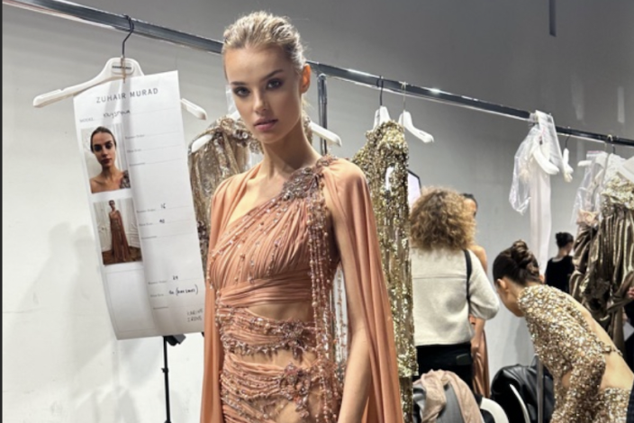 Krystyna Pyszkova pro Zuhair Murad na pařížském fashion weeku