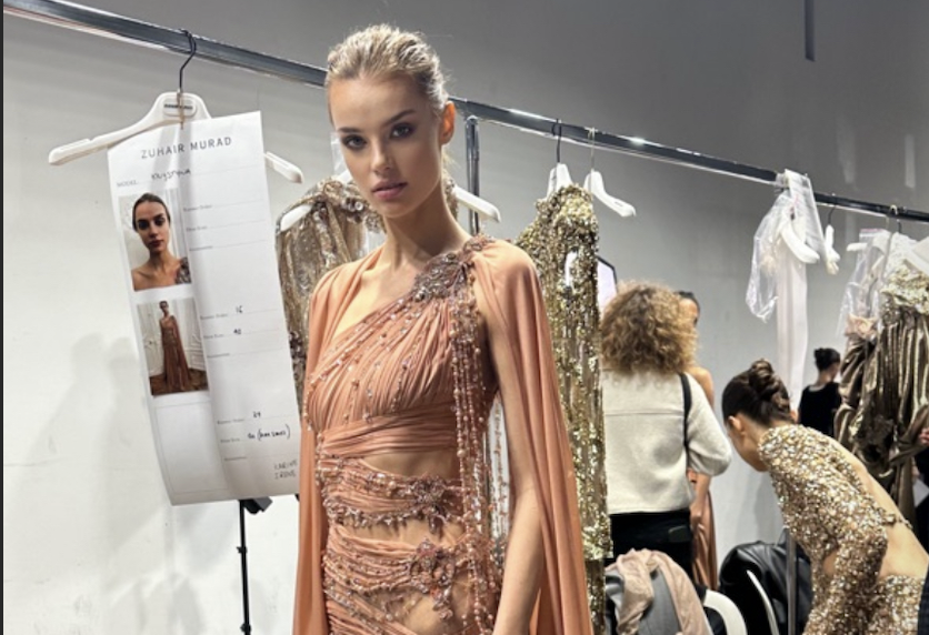 Krystyna Pyszkova pro Zuhair Murad na pařížském fashion weeku