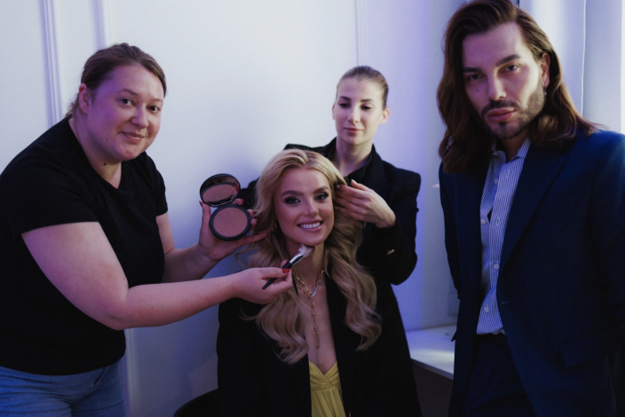 Přípravy na tiskovou konferenci MW 2024 Krystyny Pyzskové