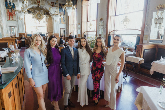 Školetí etikety s Etiquette for everyday v Restaurace Obecní Dům