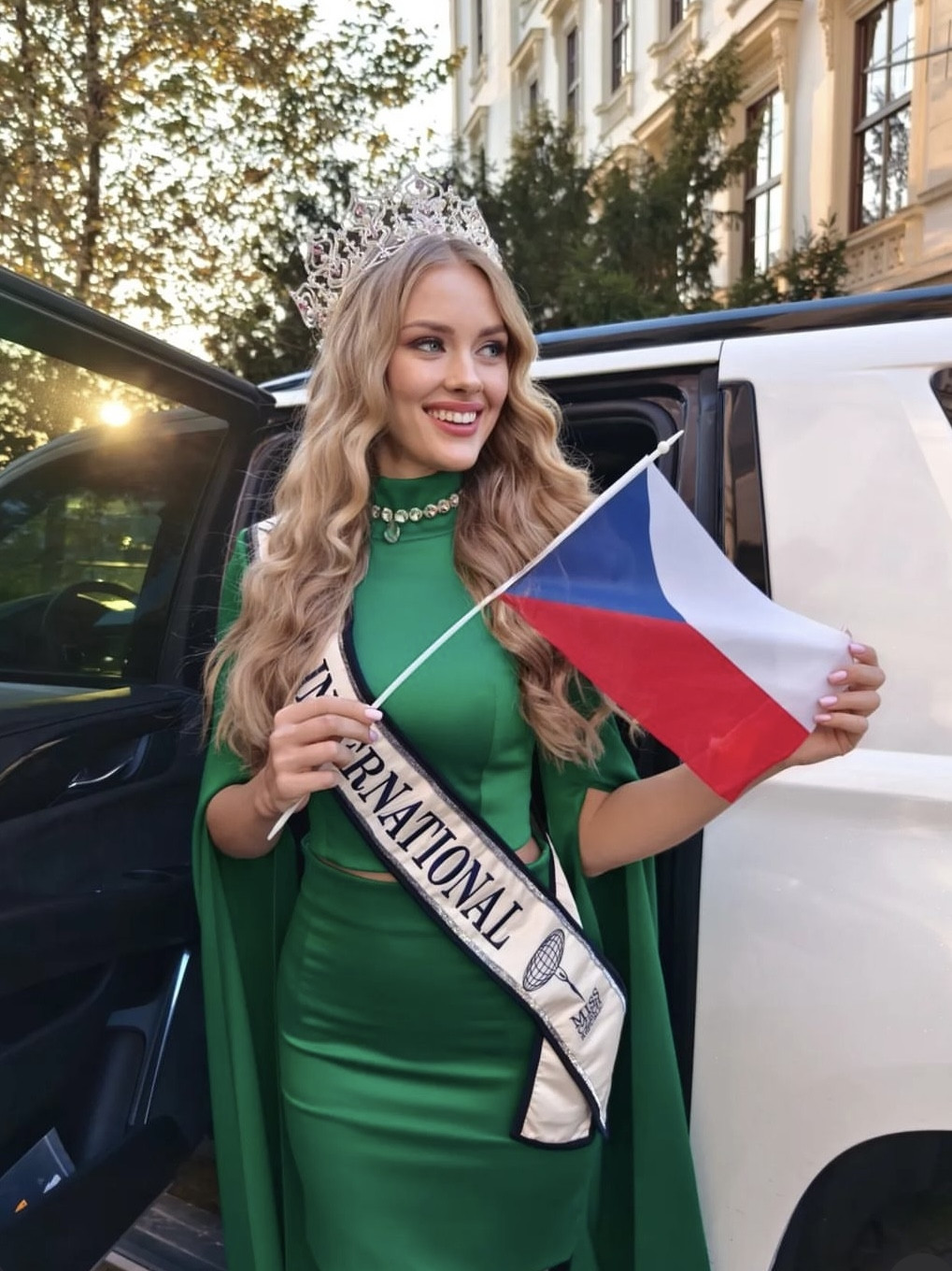 Alina Dementjeva odletěla reprezentovat na Miss International