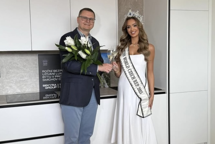 Miss Linda Górecká si převzala nový byt na Smíchově